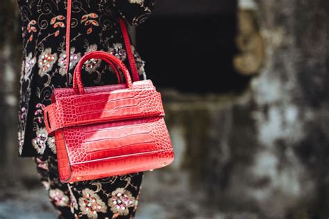 givenchy horizon bag celebrity|The Givenchy Horizon Bag: Tisci’s Latest Handbag Heroine.